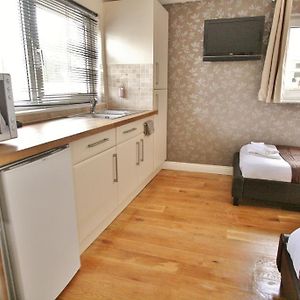 Central Studios Gloucester Road By Roomsbooked - Free Parking